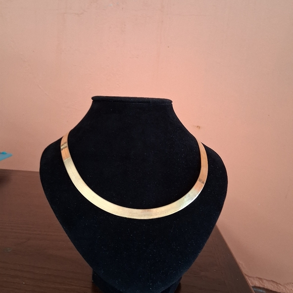 Gorgeous 10k necklace.Necklace Is 15.24 Grams